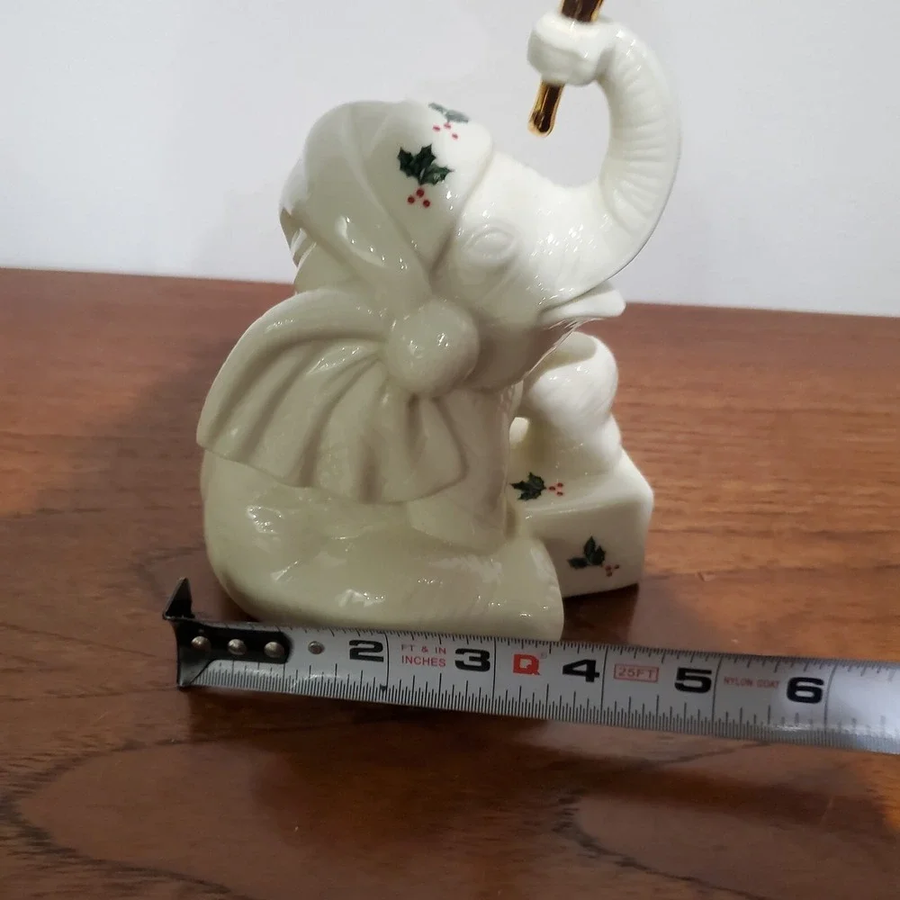 CHRISTMAS ELEPHANT Formalities Baum‎ Bros Ivory w/ Holly & Berry & Gold Figurine